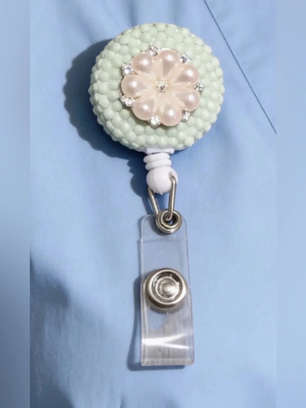 Handmade Green Pearl Flower Badge/ID Retractable Alligator Clip